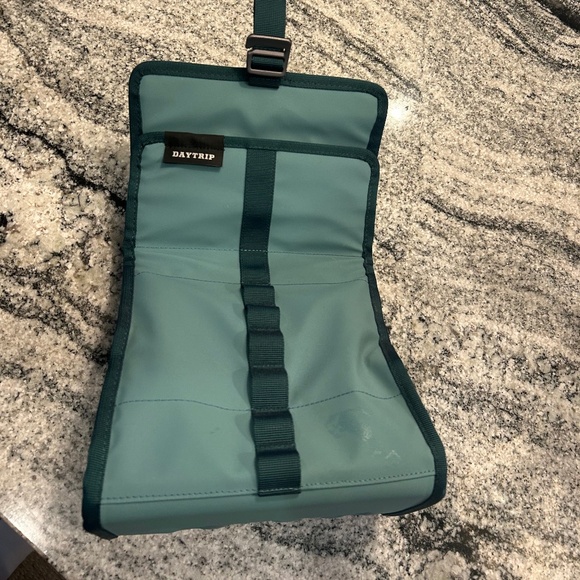 YETI DAYTRIP LUNCH BOX bag tote Yeti BLUE TEAL ~EUC~ - Picture 6 of 9